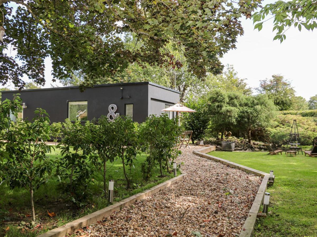Kub House Villa Tring Exteriör bild